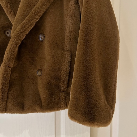 Vince Double Breasted Teddy Faux Fur Jacket/Coat, Size XS, Camel - Picture 7 of 15